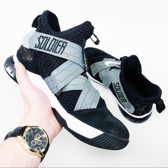 lebron soldier 12 air raid